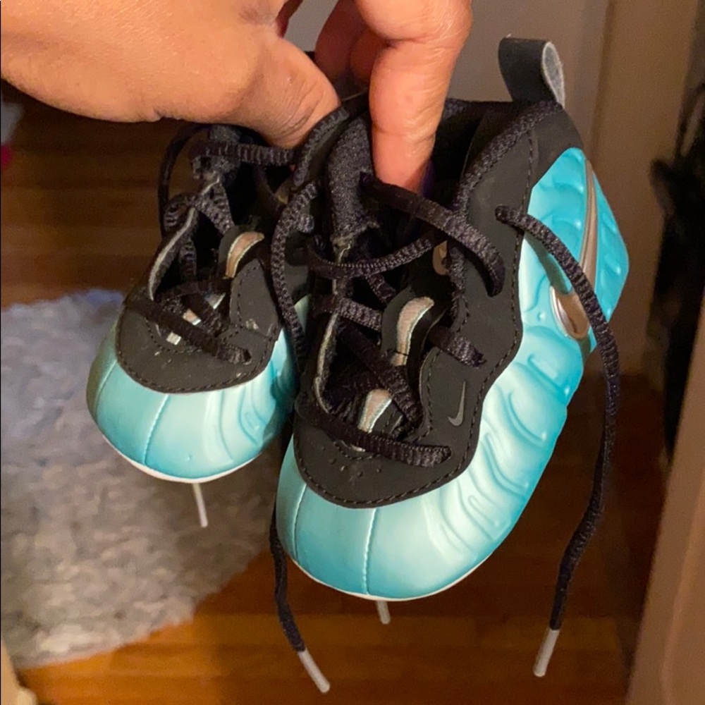 Nike foams infant soft bottom